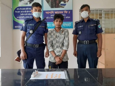 বাগেরহাটে ইয়াবাসহ মাদক ব্যবসায়ী আটক